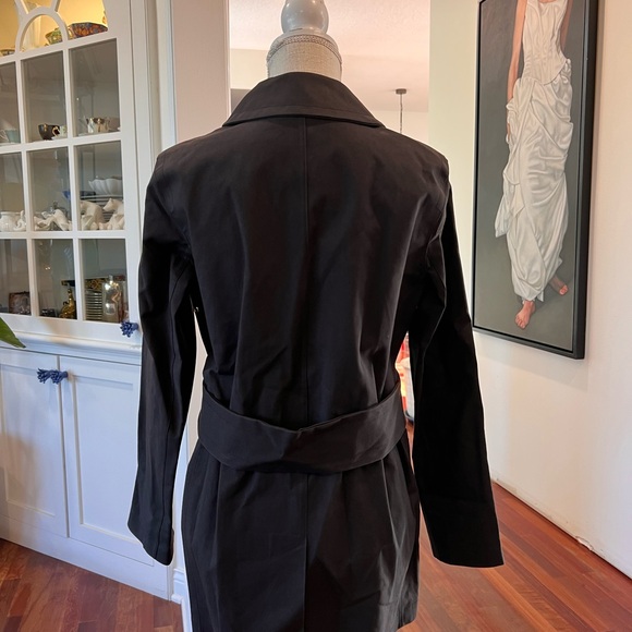 Classic Louis Vuitton Mackintosh Black Double-Breasted Women's Trench Coat - Picture 8 of 10